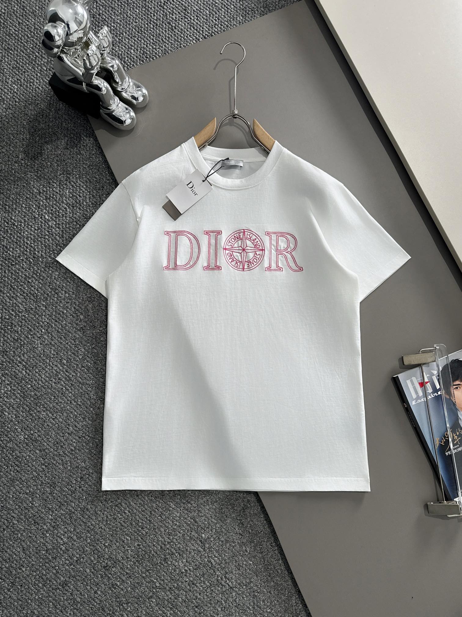 DIOR